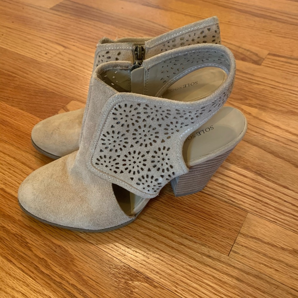 Sole Society Heeled Cutout Booties EUC